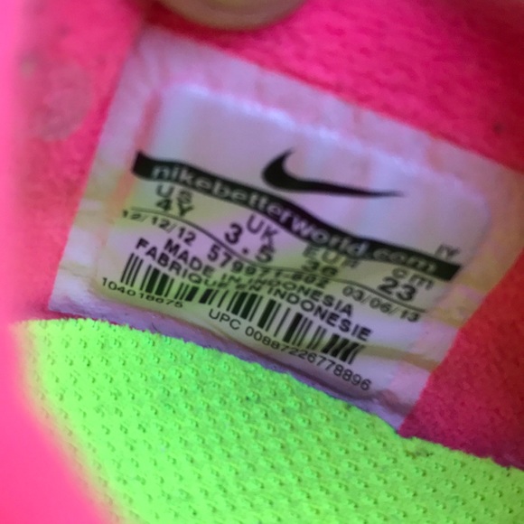 Nike - Picture 4 of 4